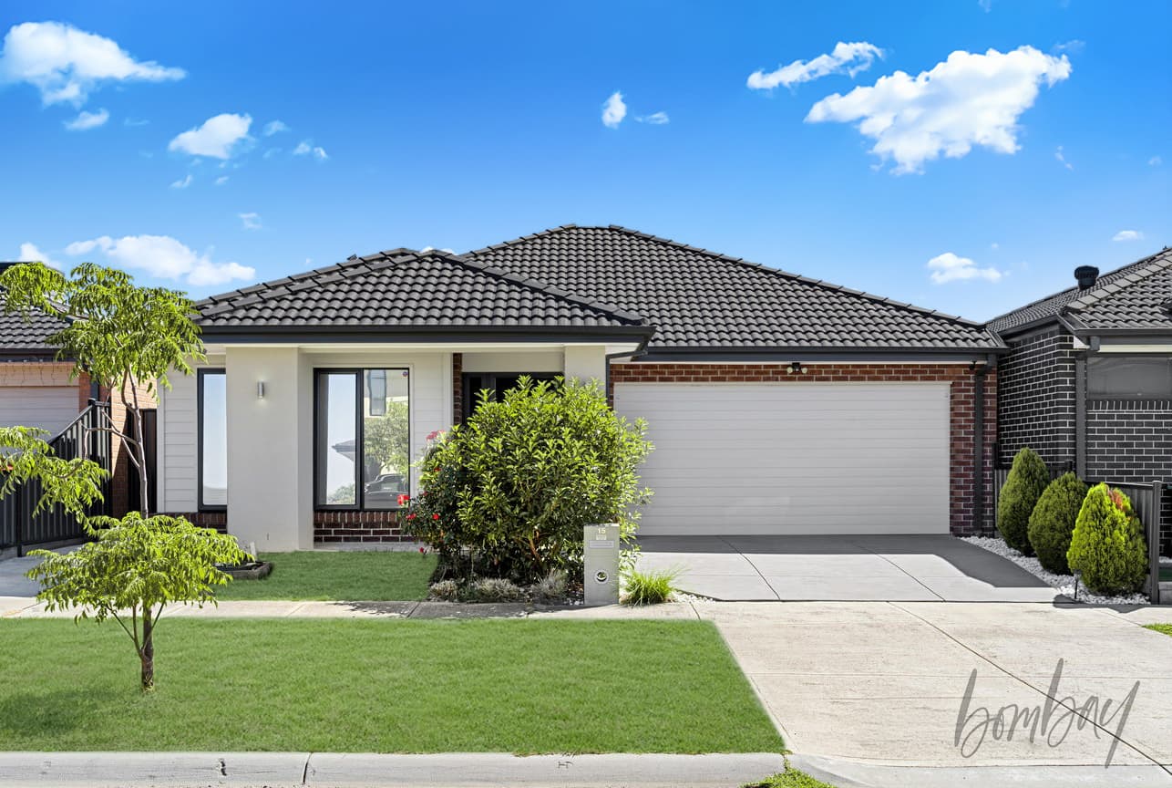 15 Nesting Vista, Craigieburn VIC 3064 — photo 1 of 15