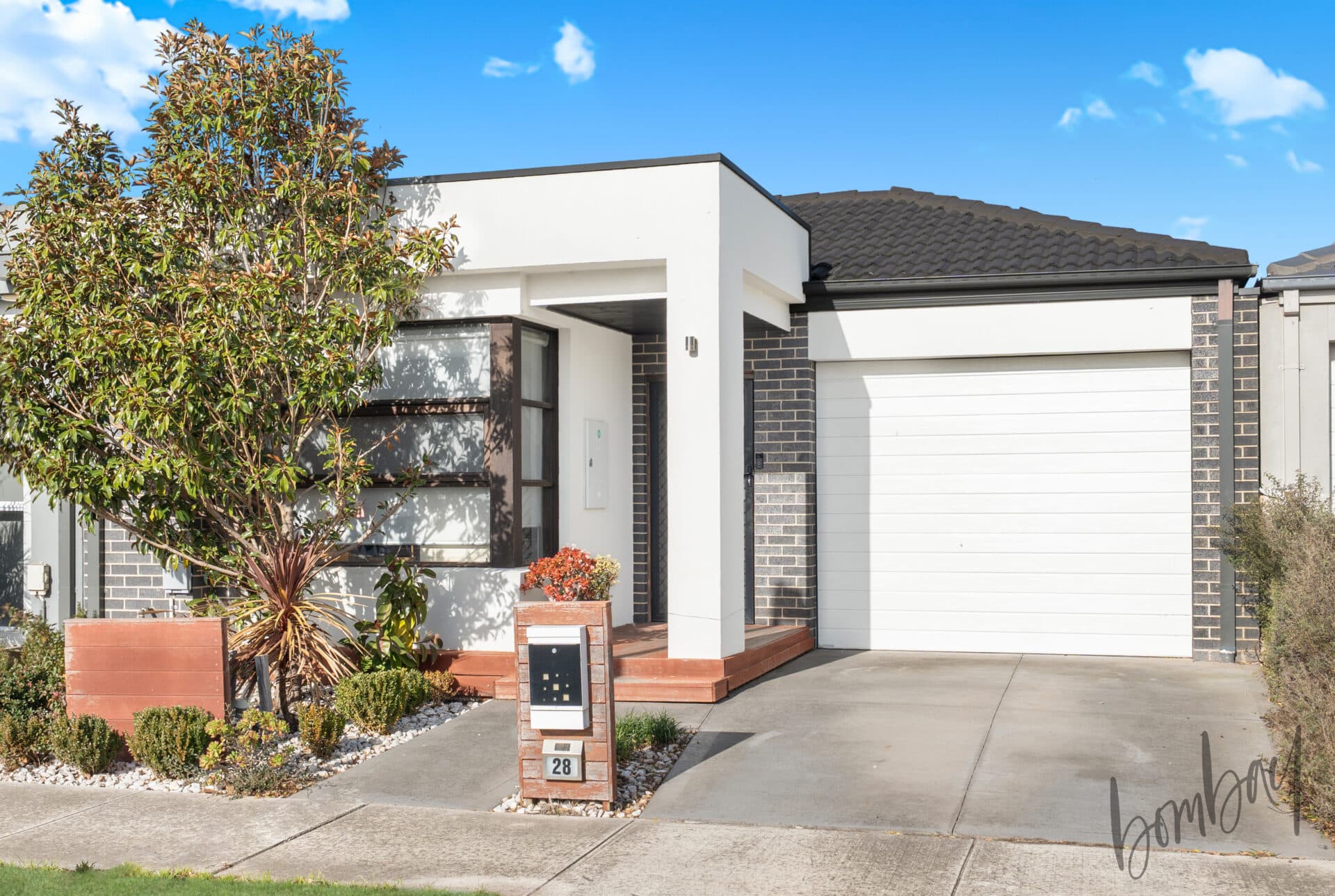 28 Hollington Drive, Mickleham VIC 3064 — photo 1 of 17