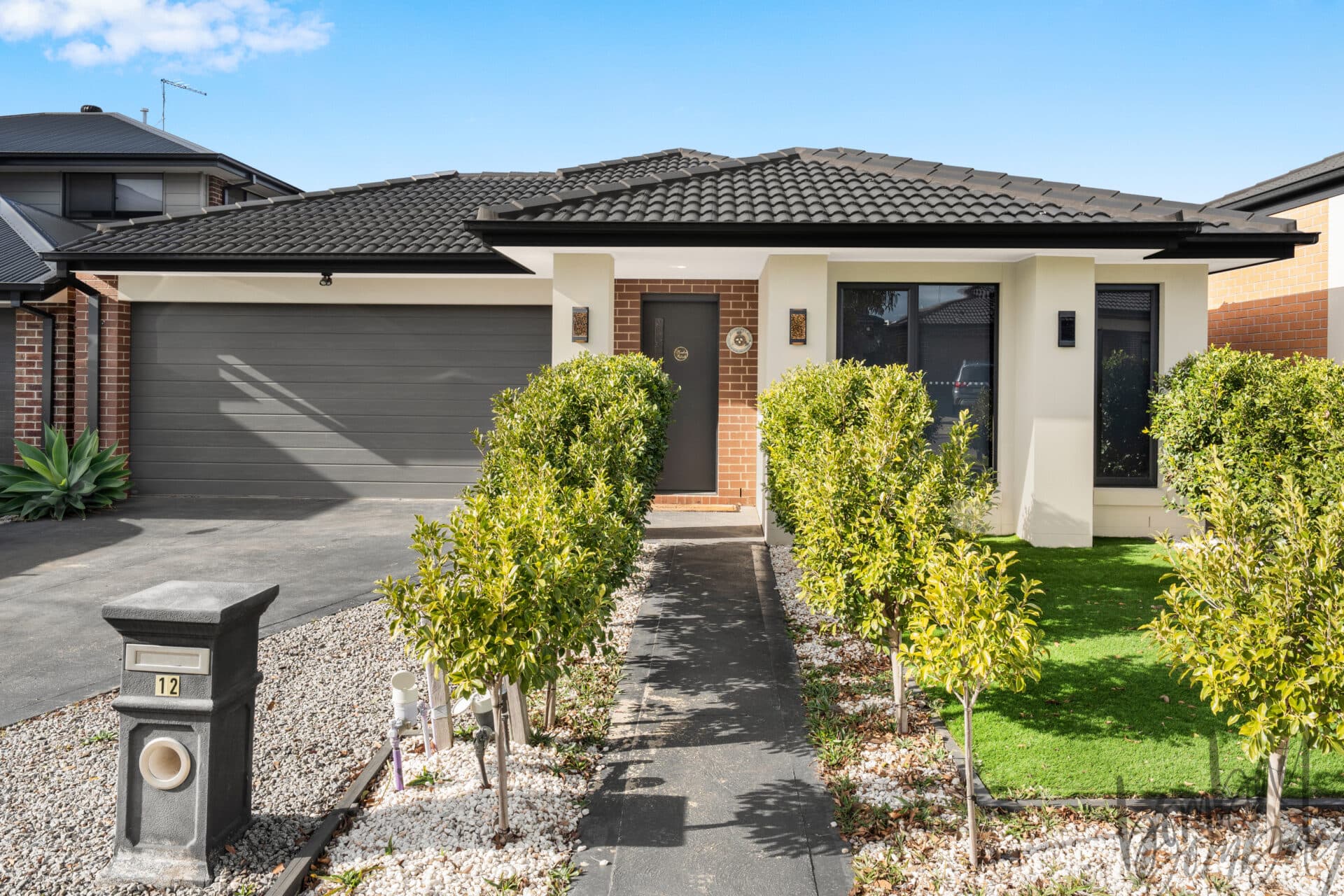 12 Camberwell Parade, Mickleham VIC 3064 — photo 1 of 16