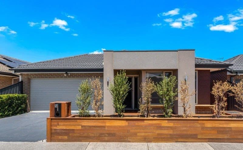 5 Angove Street, Craigieburn VIC 3064 — photo 1 of 1