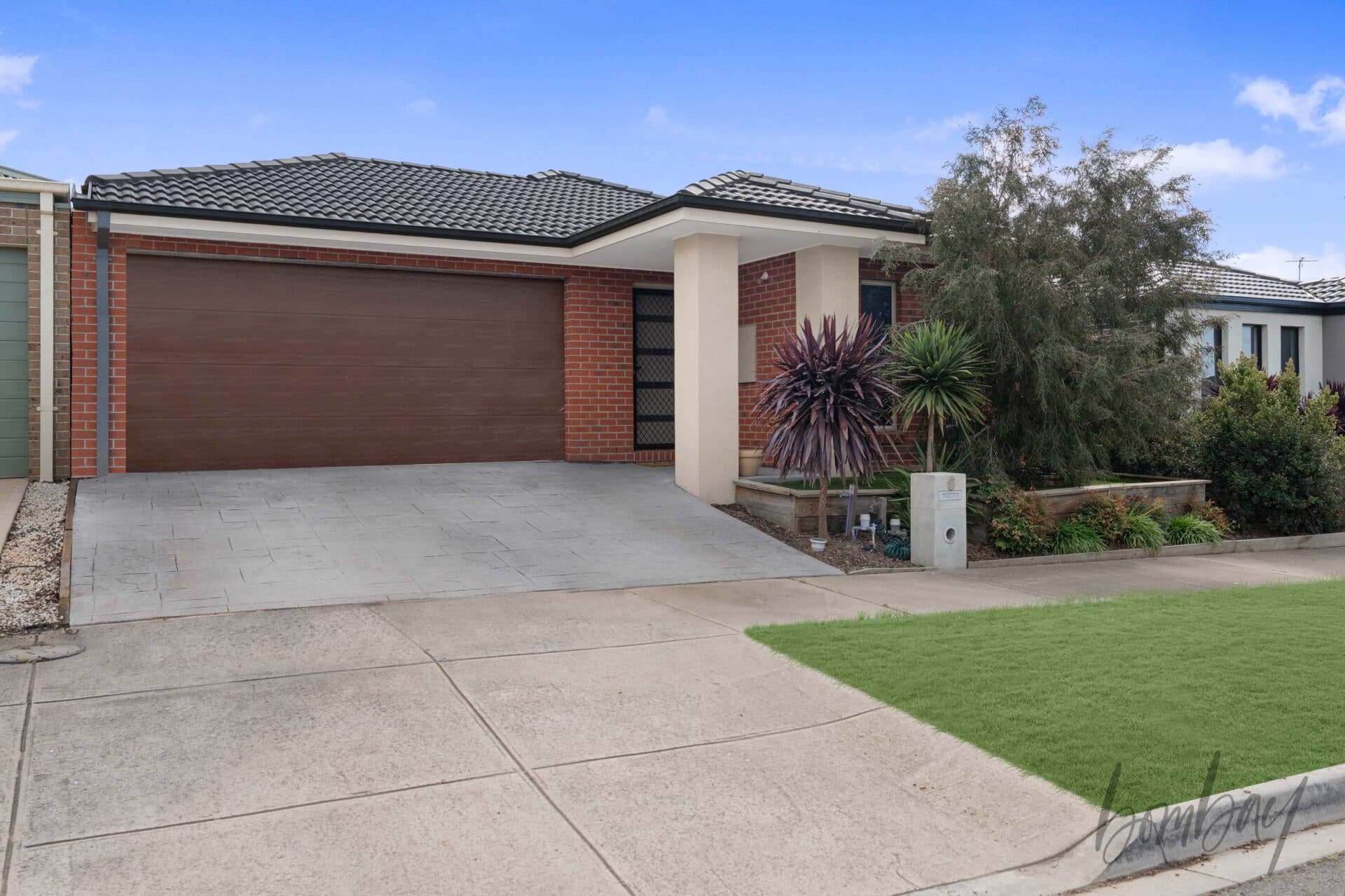 6 Charnwood Street, Mickleham VIC 3064 — photo 1 of 17
