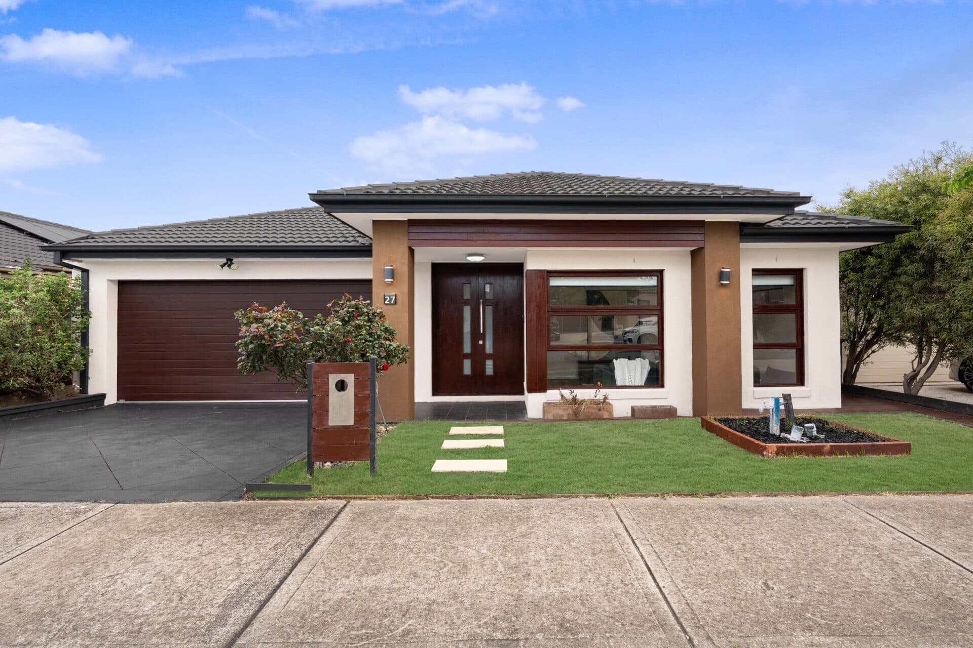 27 Jonesfield Street, Craigieburn VIC 3064 — photo 1 of 21