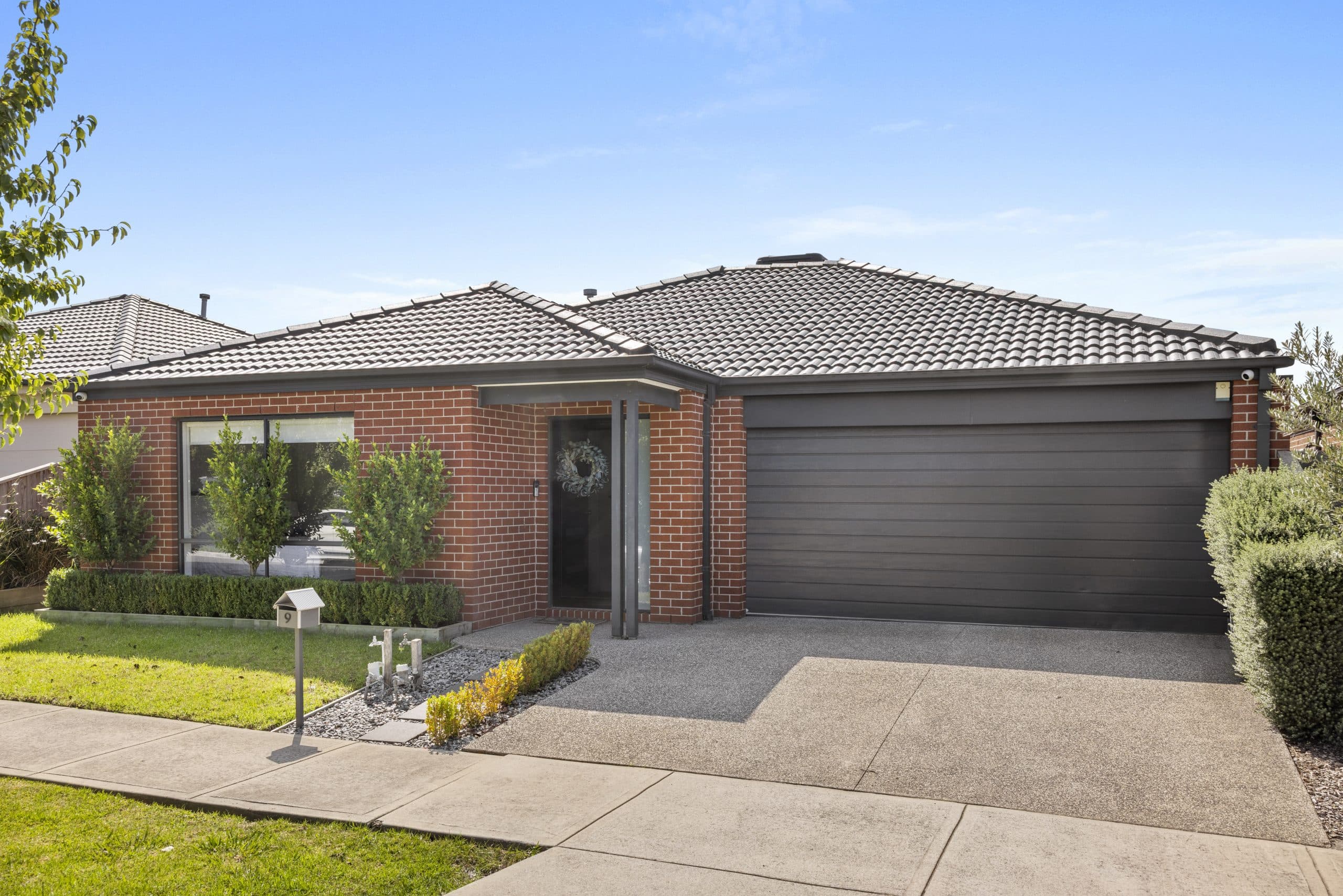 9 Arlington Park Parade, Mickleham VIC 3064 — photo 1 of 21