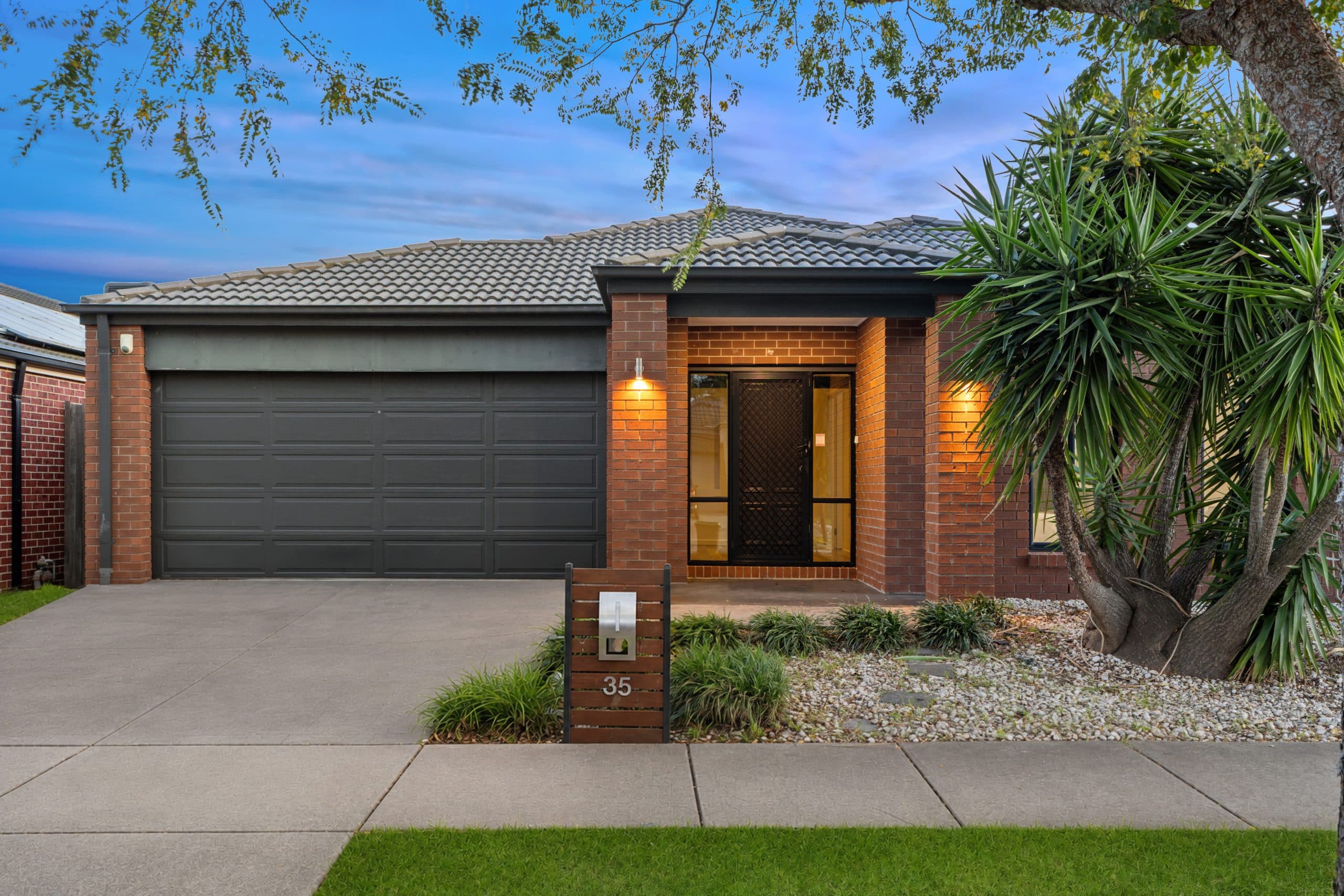 35 Thorngrove Avenue, Craigieburn VIC 3064